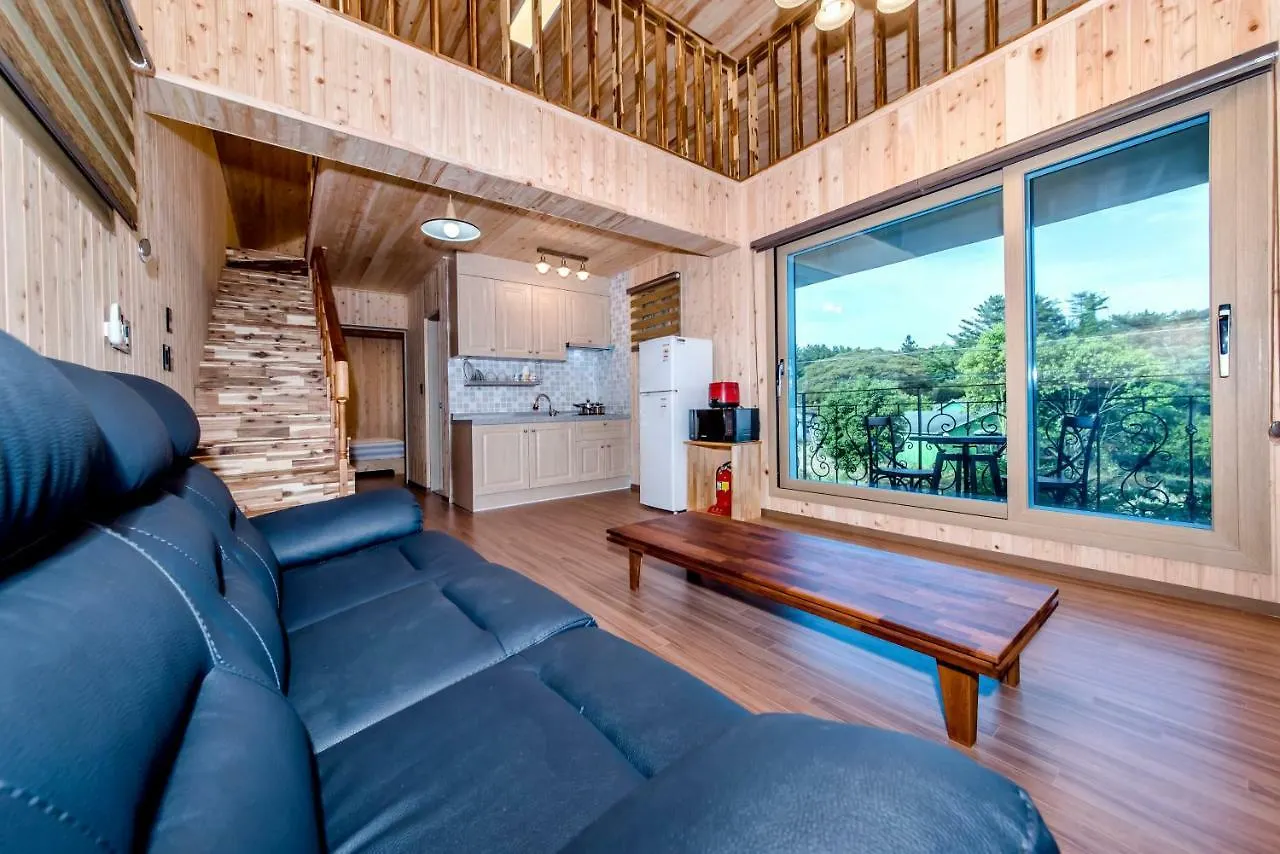 Holiday home Dongbackdongsan Pension Jeju